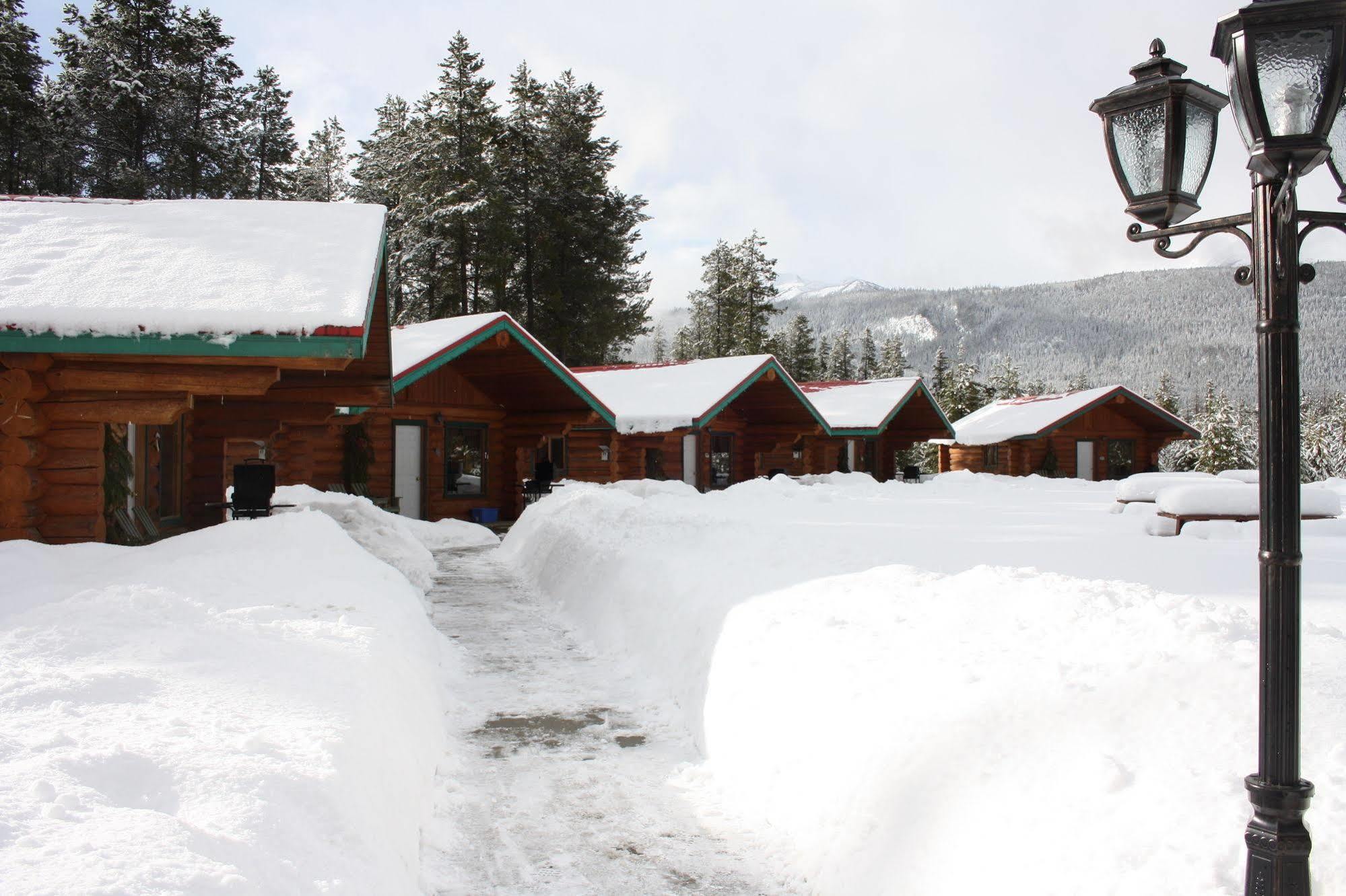 Twin Peaks Resort Valemount Exterior foto